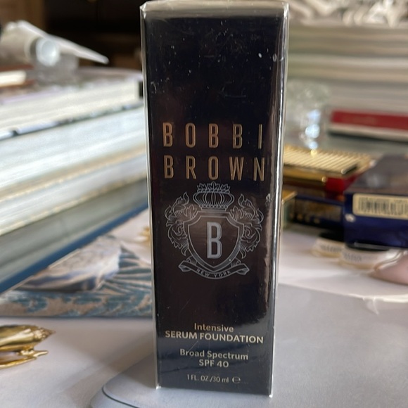 Bobbi Brown Intensive Serum Foundation SPF 40/30 C-036 - Picture 5 of 8